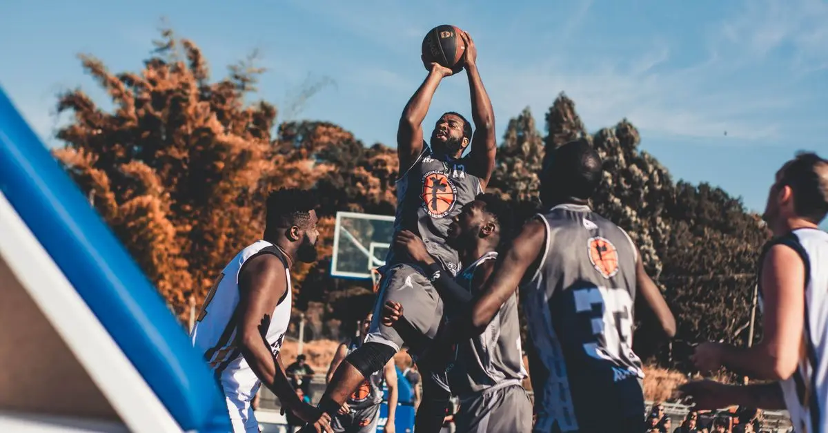Les 10 Meilleures Techniques pour Améliorer Votre Jeu de Basket