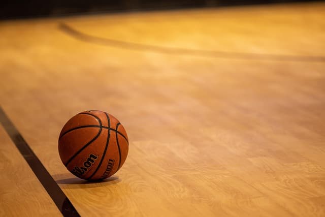 Les Équipements Indispensables pour Pratiquer le Basketball